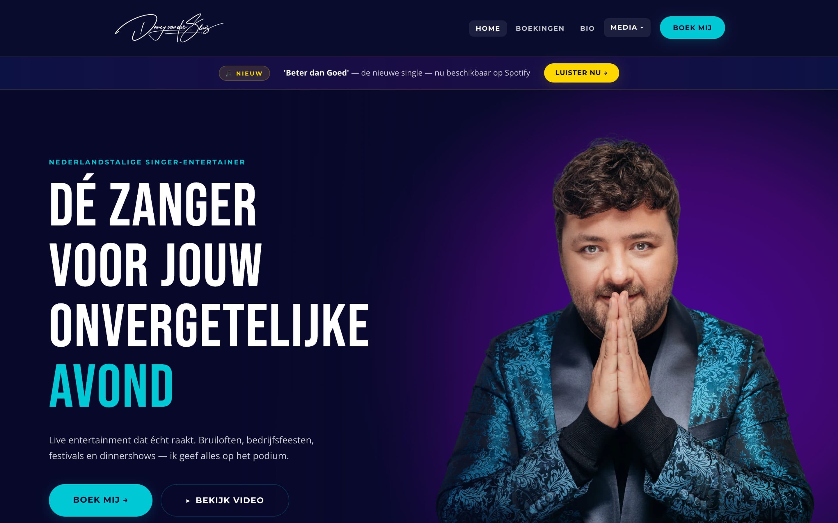 Homepage van Davey van der Sluis met grote foto, kop en boekingsknop